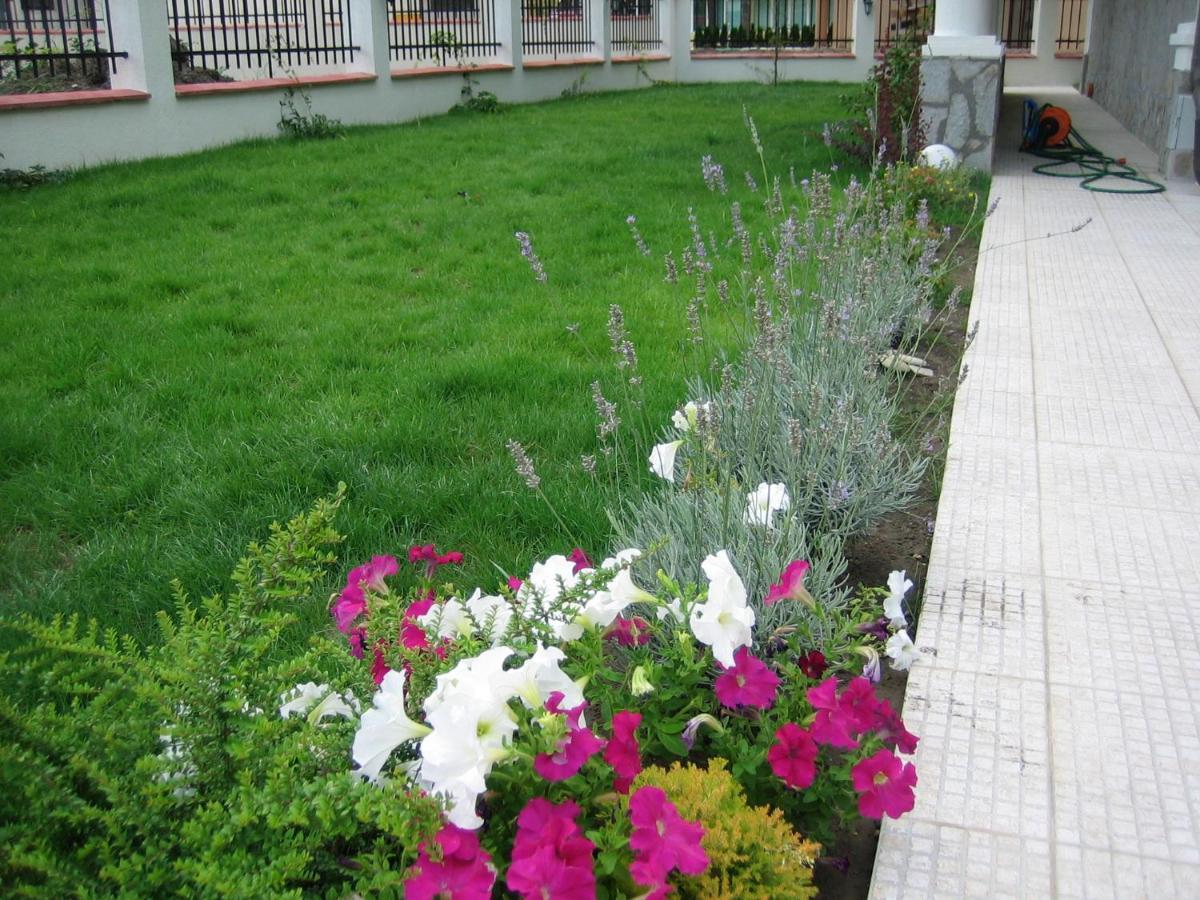 Chateau Del Mar Holiday Apartments Slăntjev Brjag Exteriör bild