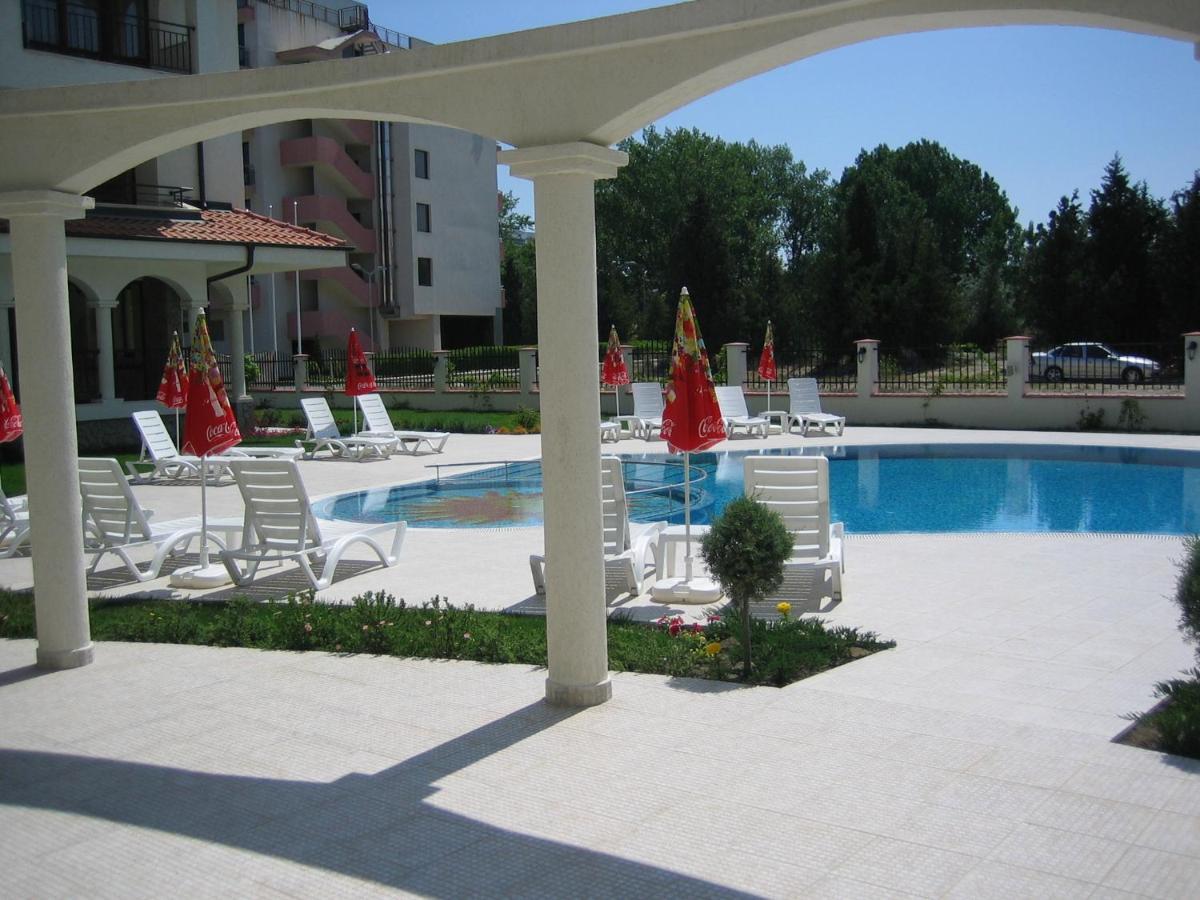 Chateau Del Mar Holiday Apartments Slăntjev Brjag Exteriör bild
