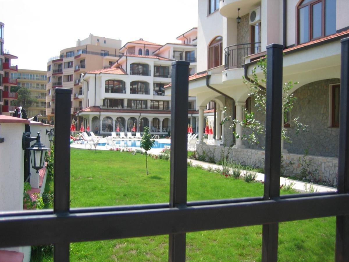 Chateau Del Mar Holiday Apartments Slăntjev Brjag Exteriör bild