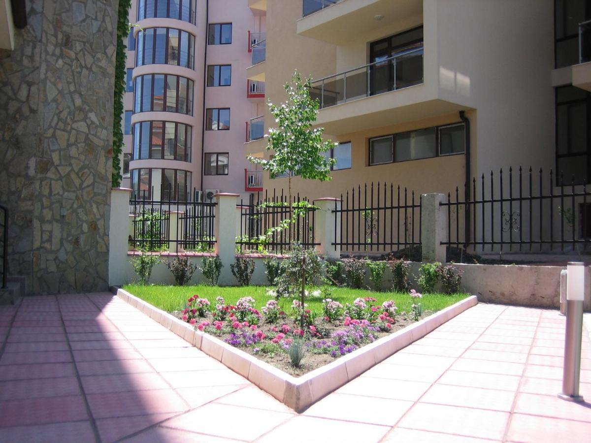 Chateau Del Mar Holiday Apartments Slăntjev Brjag Exteriör bild