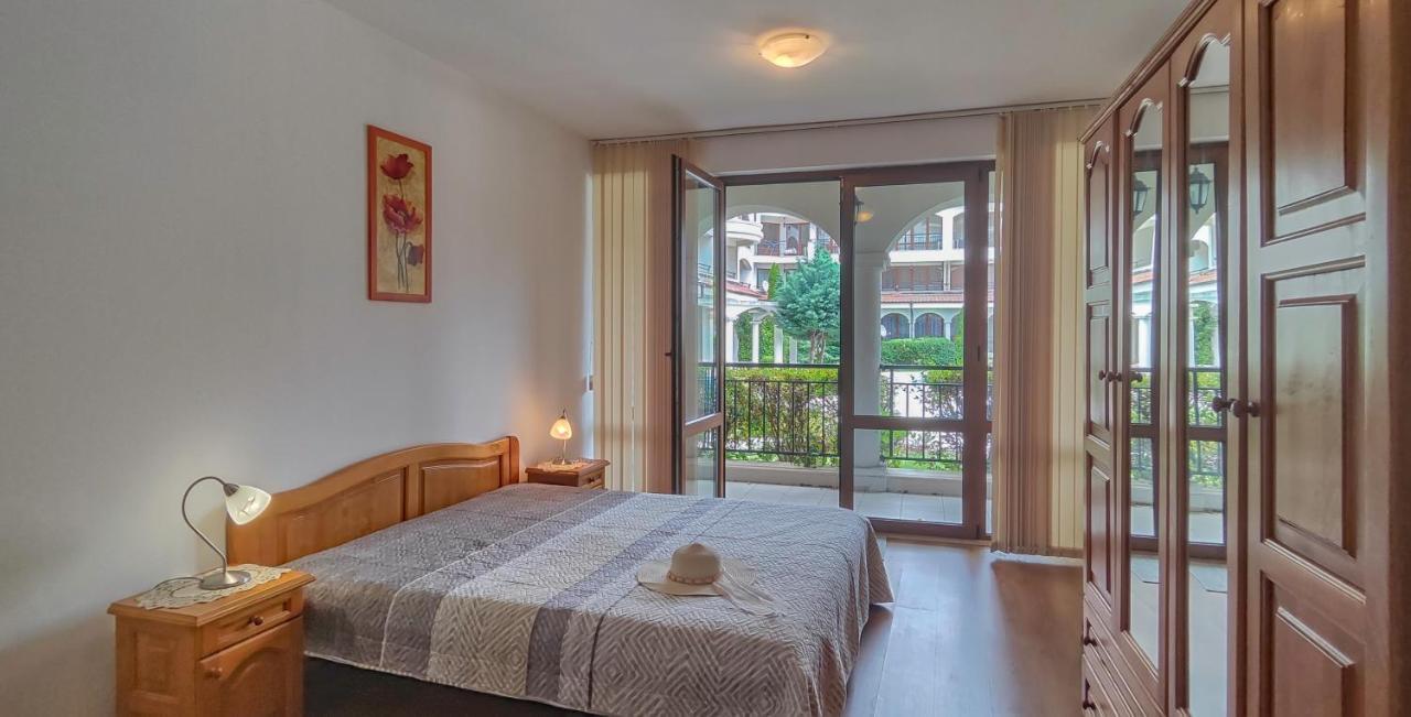 Chateau Del Mar Holiday Apartments Slăntjev Brjag Exteriör bild