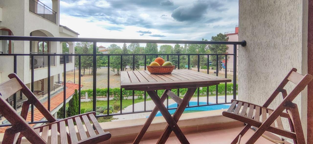 Chateau Del Mar Holiday Apartments Slăntjev Brjag Exteriör bild