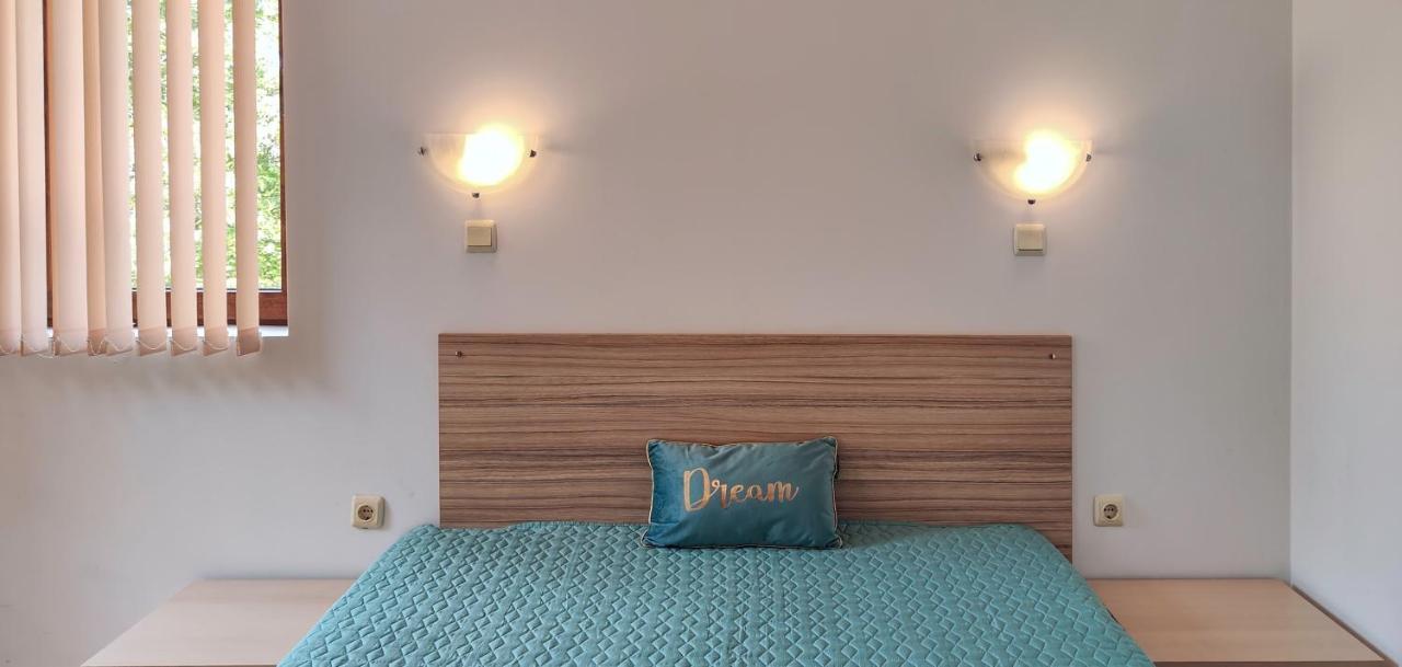 Chateau Del Mar Holiday Apartments Slăntjev Brjag Exteriör bild