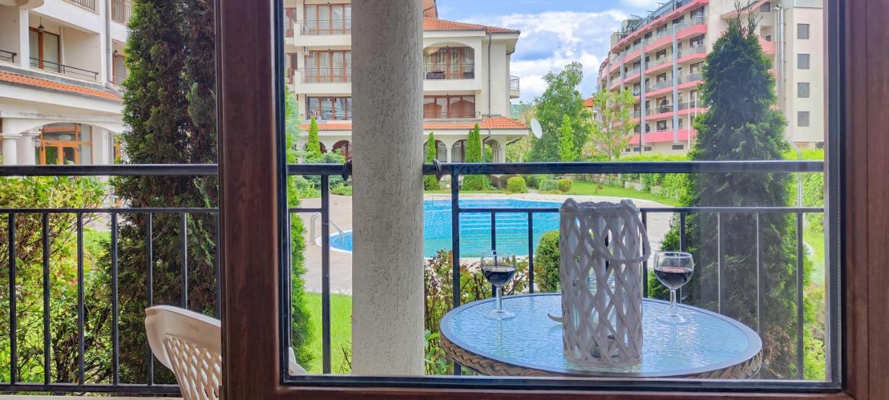 Chateau Del Mar Holiday Apartments Slăntjev Brjag Exteriör bild