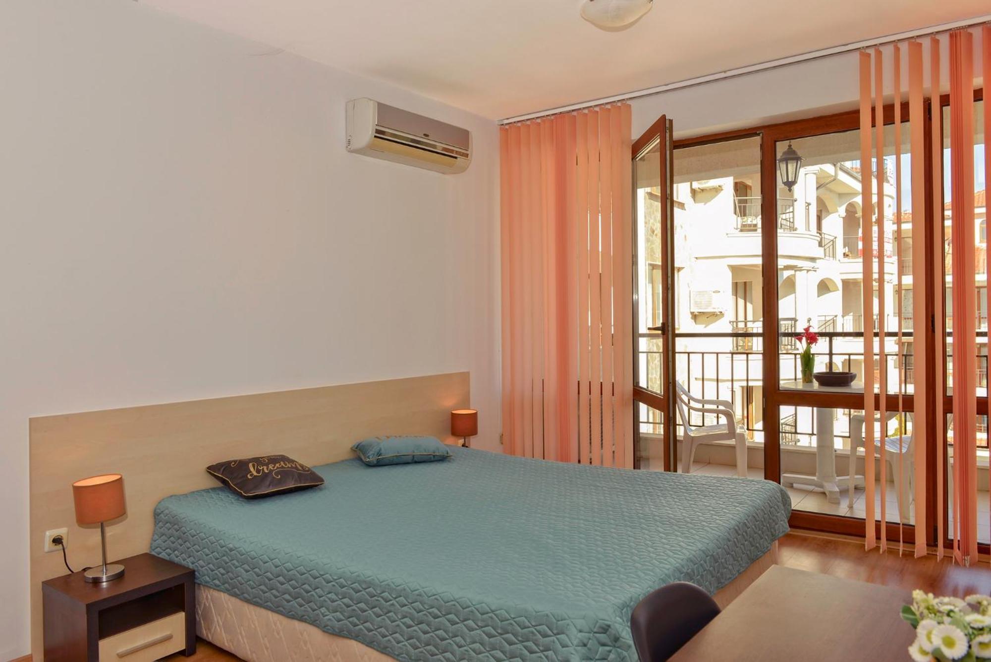 Chateau Del Mar Holiday Apartments Slăntjev Brjag Exteriör bild