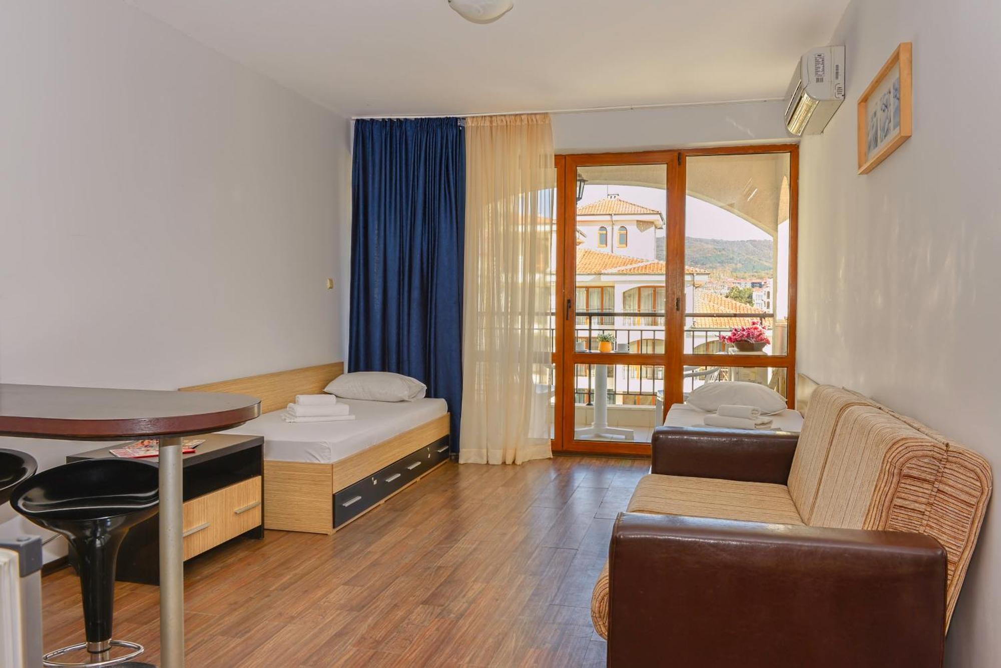 Chateau Del Mar Holiday Apartments Slăntjev Brjag Exteriör bild